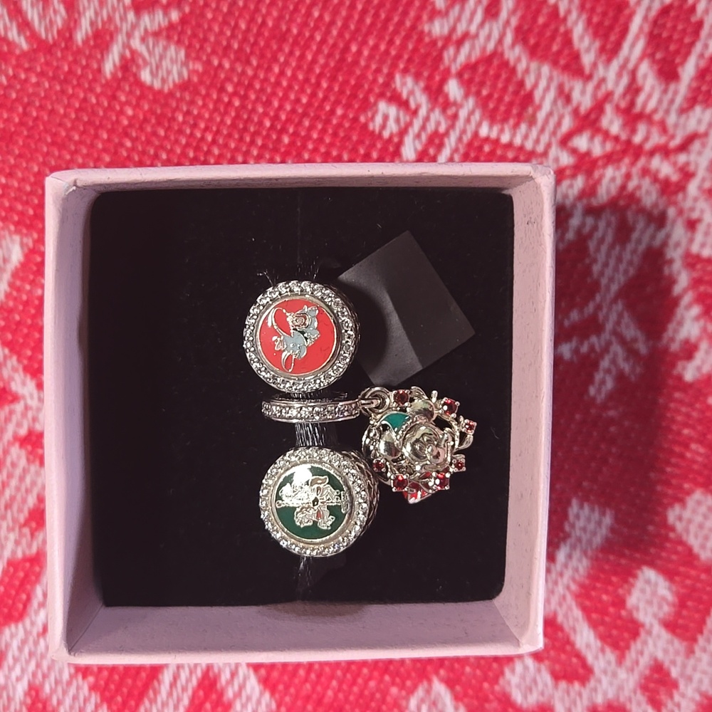 Mickey Mouse Holiday Charm Set by Pandora – Disney Parks